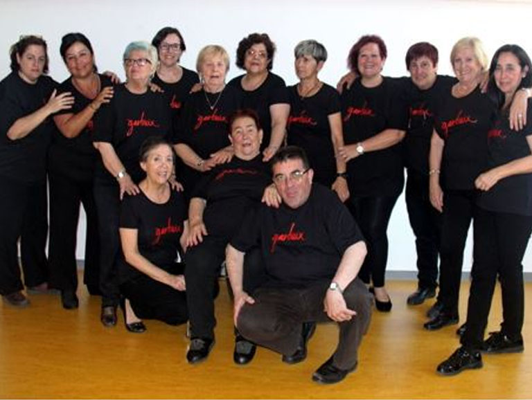 Teatre: ‘Un taüt per a dos’ i ‘Vuit dones’