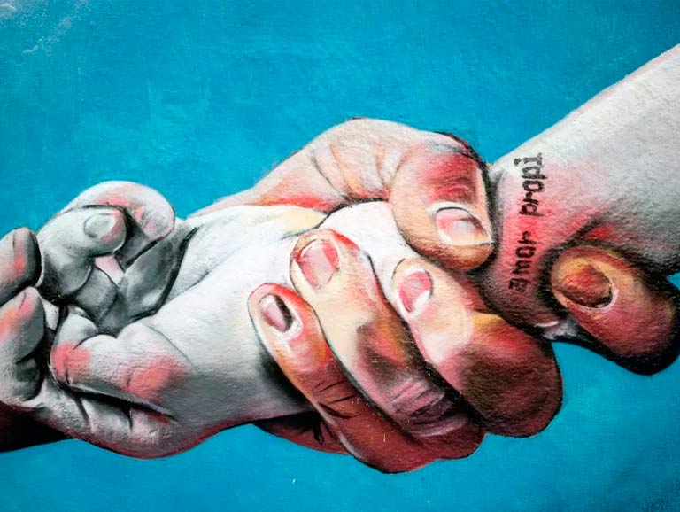 Veus contra el Masclisme. Pintada de mural feminista amb la il·lustradora Leticia Rodriguez i l’AEiG Gregal